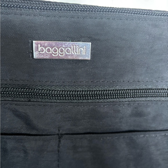 Baggallini Crossbody Bag - Picture 3 of 5